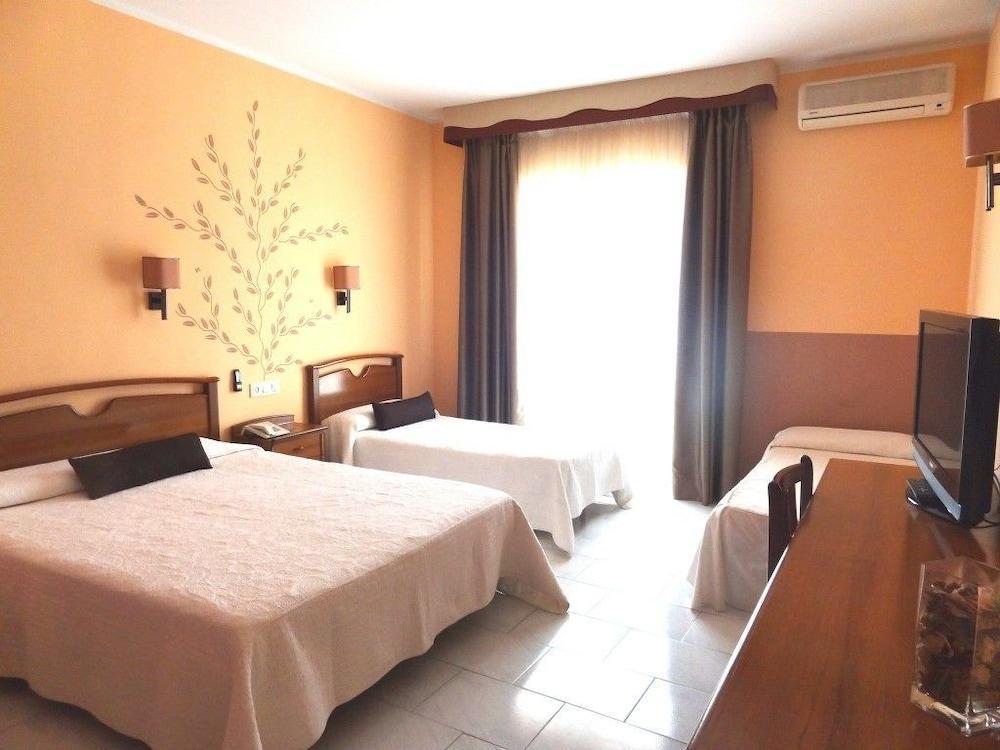 Hotel Restaurant Llansola Sant Carlos de la Ràpita 外观 照片