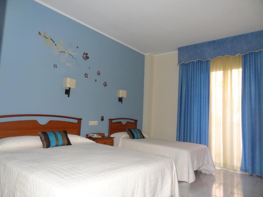 Hotel Restaurant Llansola Sant Carlos de la Ràpita 客房 照片