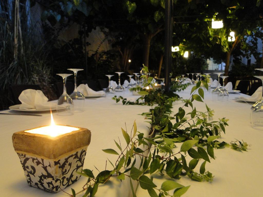 Hotel Restaurant Llansola Sant Carlos de la Ràpita 外观 照片