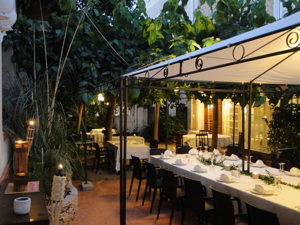 Hotel Restaurant Llansola Sant Carlos de la Ràpita 外观 照片