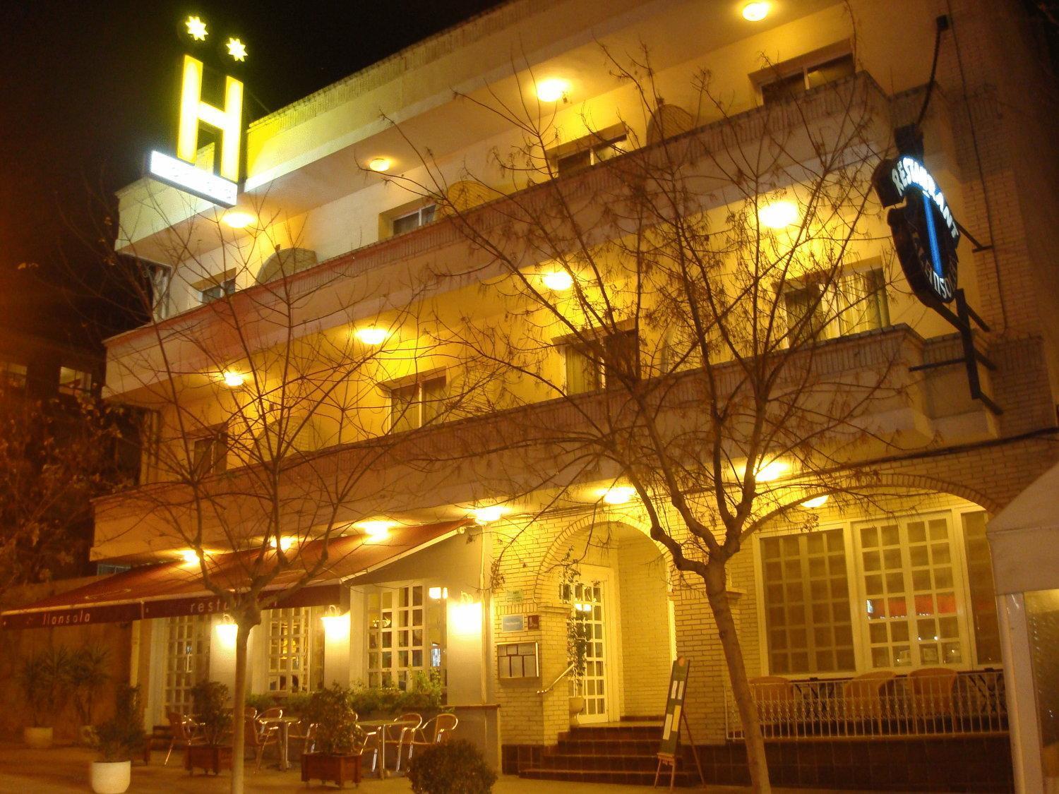 Hotel Restaurant Llansola Sant Carlos de la Ràpita 外观 照片