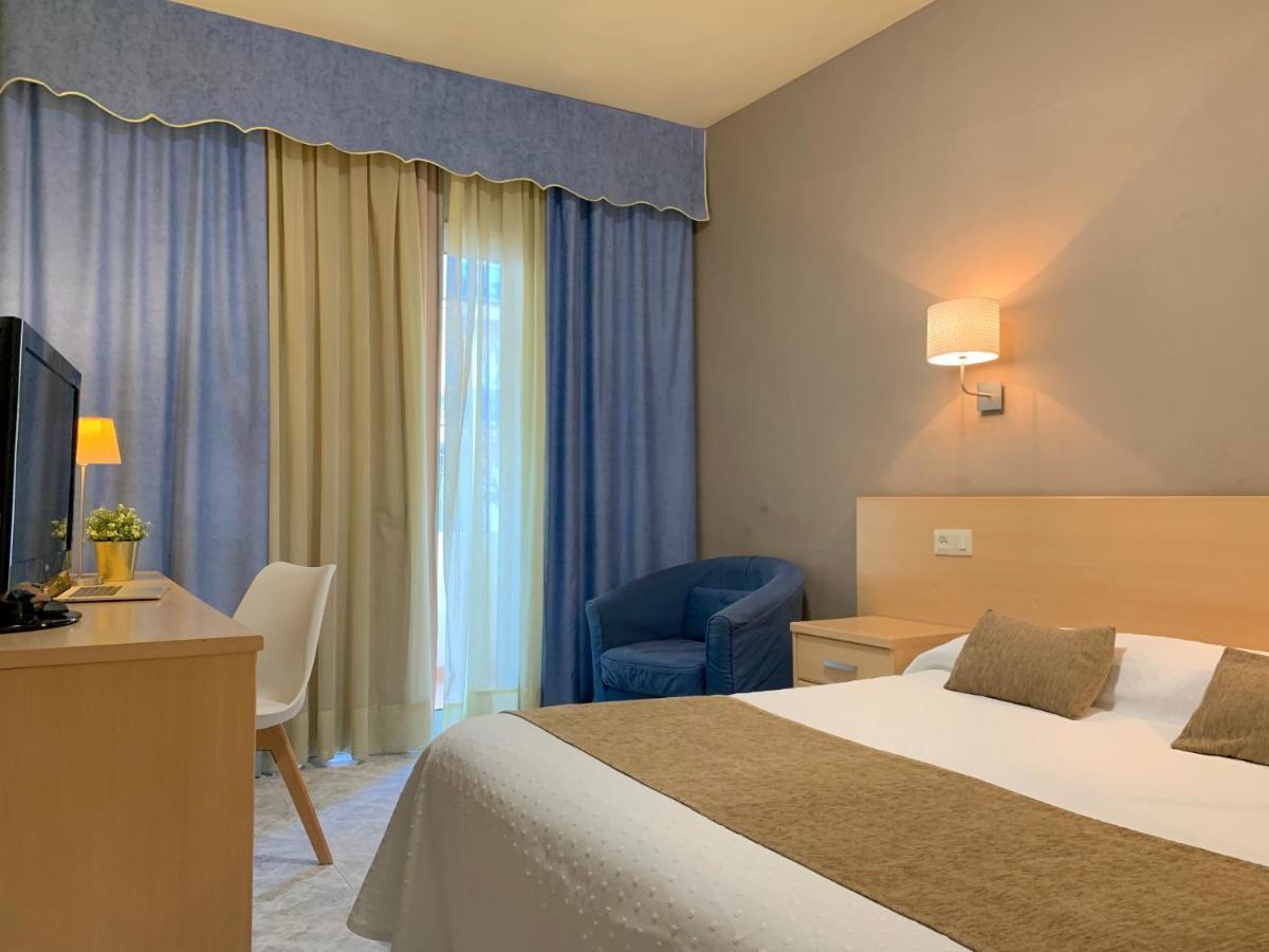 Hotel Restaurant Llansola Sant Carlos de la Ràpita 外观 照片