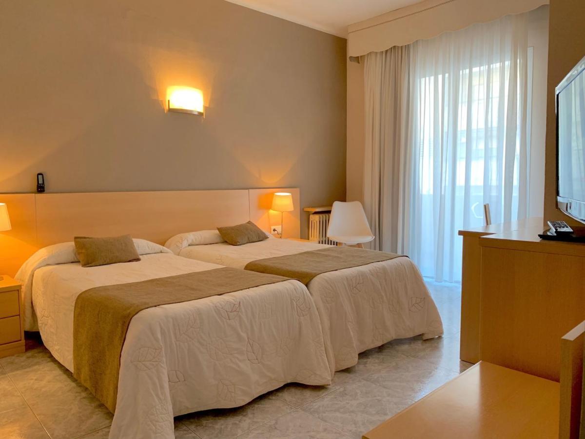 Hotel Restaurant Llansola Sant Carlos de la Ràpita 外观 照片