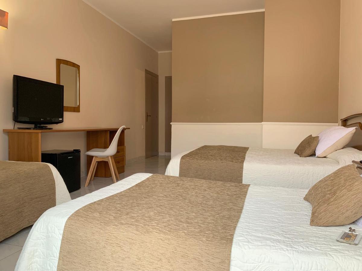 Hotel Restaurant Llansola Sant Carlos de la Ràpita 外观 照片