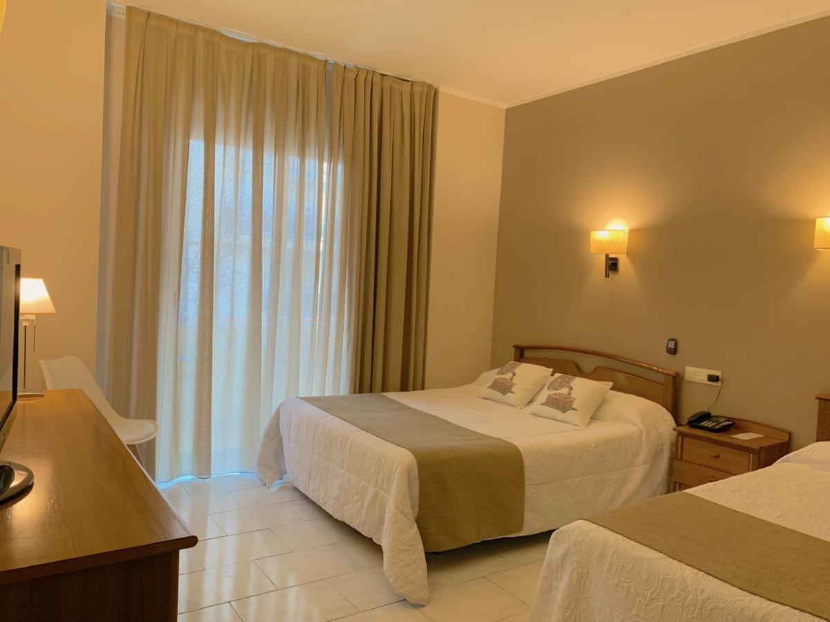 Hotel Restaurant Llansola Sant Carlos de la Ràpita 外观 照片