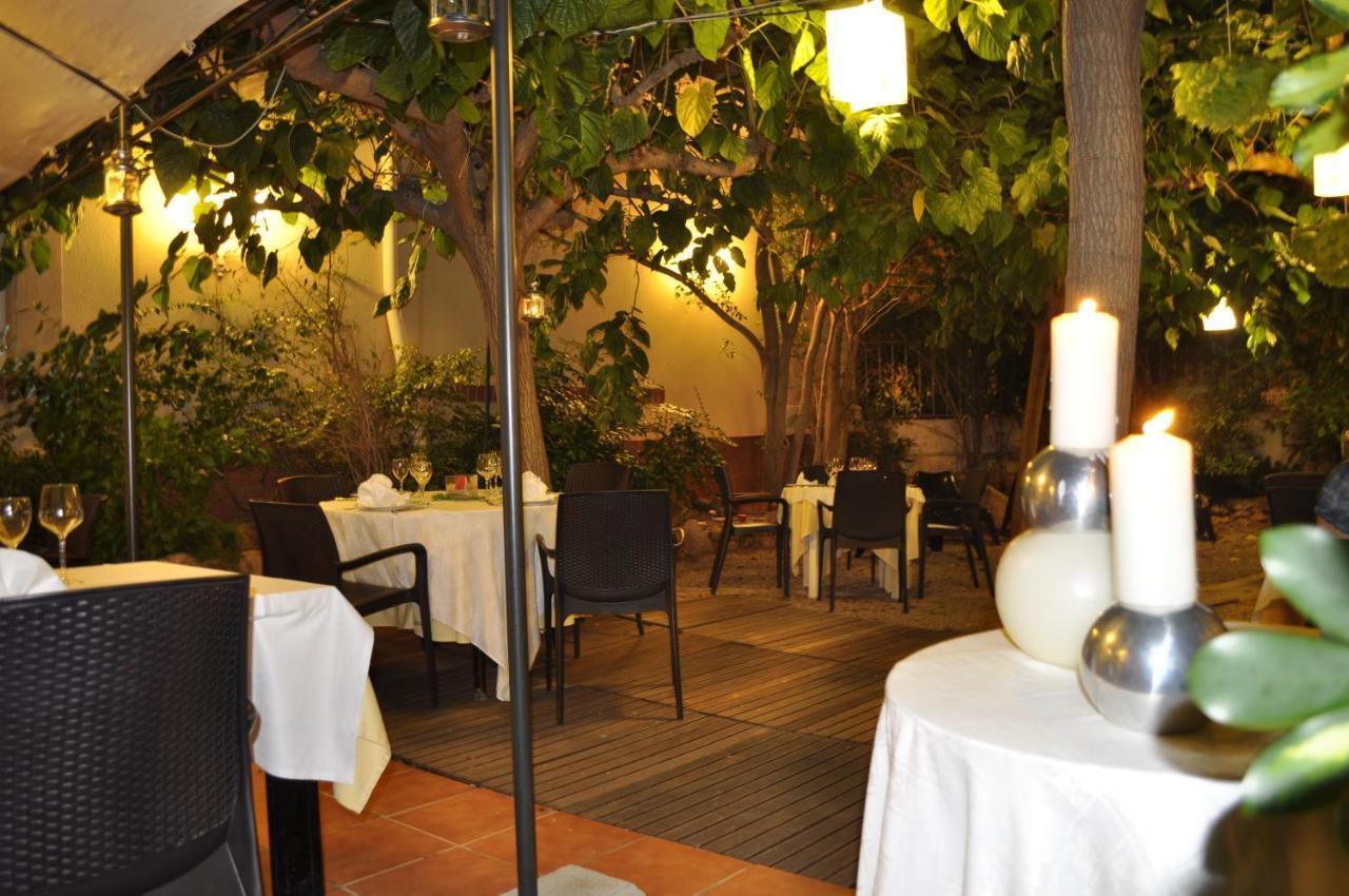 Hotel Restaurant Llansola Sant Carlos de la Ràpita 外观 照片
