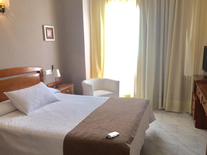 Hotel Restaurant Llansola Sant Carlos de la Ràpita 外观 照片