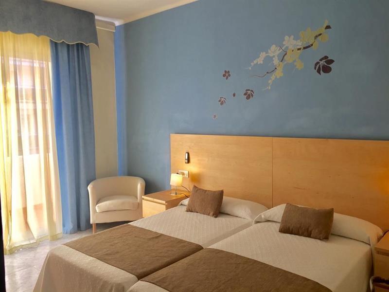 Hotel Restaurant Llansola Sant Carlos de la Ràpita 外观 照片
